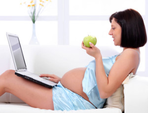 pregnant-computer-woman